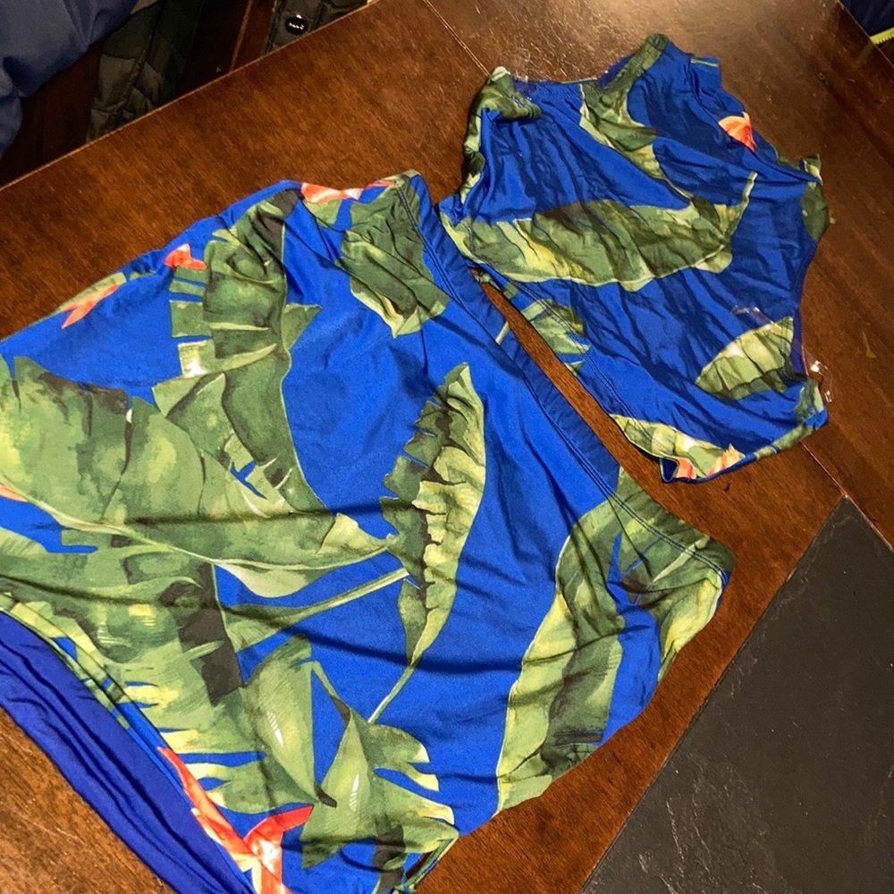 Windsor leaf printed two piece set.